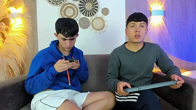 hoot booys  online show from February 22, 2026, 3:51 am