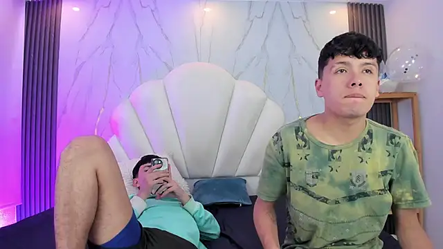 hoot booys  online show from February 24, 2026, 6:06 pm