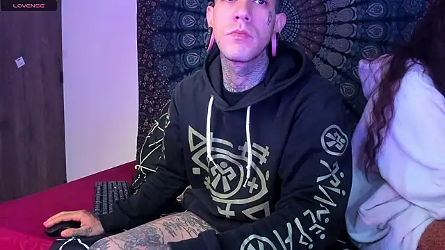 cleoo jhonny online show from February 3, 2026, 3:37 am