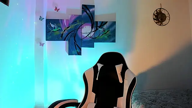 Soouf  online show from November 25, 2025, 3:23 pm