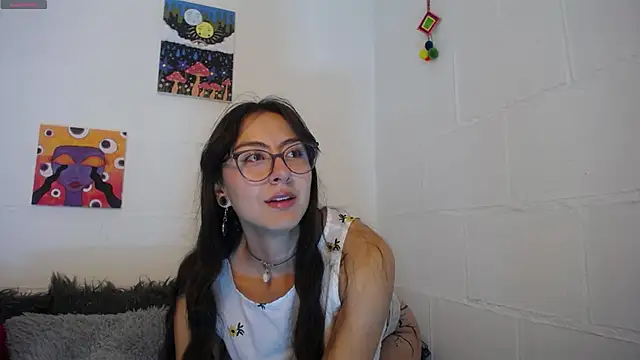 Snapshot of _IR1S_ chatting on February 21, 2026, 11:28 pm IR1S online show from February 21, 2026, 11:28 pm