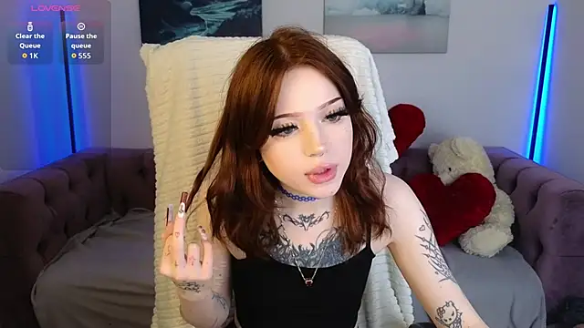 Snapshot of Emma_Kirks chatting on March 2, 2026, 3:30 pm Emma Kirks online show from March 2, 2026, 3:30 pm