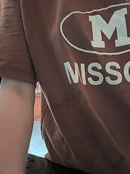 Snapshot of Emily-y chatting on February 26, 2026, 4:22 am Emily-y online show from February 26, 2026, 4:22 am