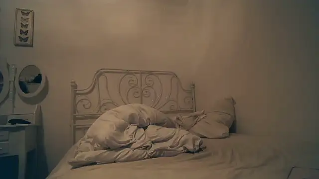 Snapshot of bellefleurrr chatting on February 10, 2026, 8:24 pm bellefleurrr online show from February 10, 2026, 8:24 pm