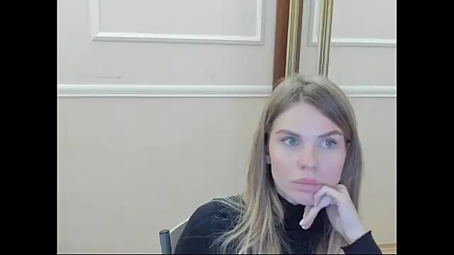 LinaBey online show from November 26, 2025, 2:29 pm