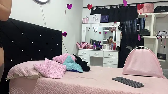 Hot2gether69 online show from February 14, 2026, 2:25 pm