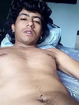 Snapshot of SkinniYamo chatting on February 21, 2026, 4:41 pm SkinniYamo online show from February 21, 2026, 4:41 pm