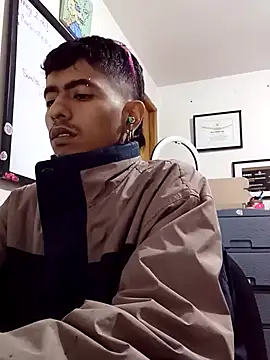 Snapshot of SkinniYamo chatting on February 27, 2026, 12:54 am SkinniYamo online show from February 27, 2026, 12:54 am