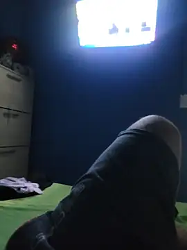 Snapshot of Tincho1051 chatting on February 19, 2026, 9:22 pm Tincho1051 online show from February 19, 2026, 9:22 pm