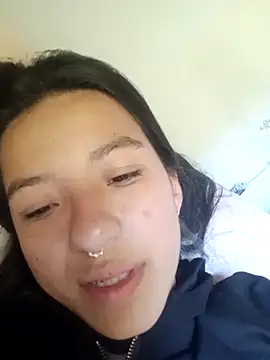 Skay bluee online show from November 24, 2025, 6:07 pm