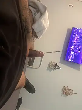 Snapshot of cal6ger chatting on January 14, 2026, 6:57 pm cal6ger online show from January 14, 2026, 6:57 pm