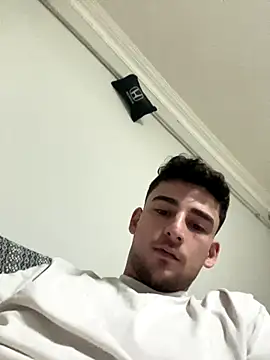 Snapshot of yasinesra757_ chatting on January 5, 2026, 10:13 pm yasinesra757 online show from January 5, 2026, 10:13 pm