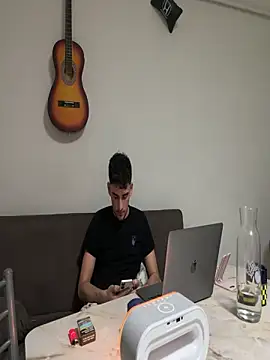 Snapshot of yasinesra757_ chatting on January 7, 2026, 1:41 am yasinesra757 online show from January 7, 2026, 1:41 am