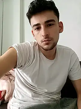 Snapshot of yasinesra757_ chatting on January 10, 2026, 9:44 am yasinesra757 online show from January 10, 2026, 9:44 am