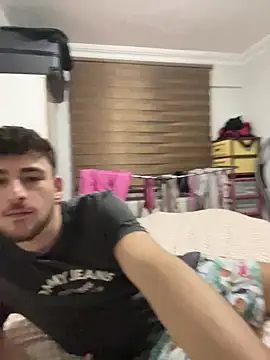 Snapshot of yasinesra757_ chatting on February 8, 2026, 11:41 pm yasinesra757 online show from February 8, 2026, 11:41 pm