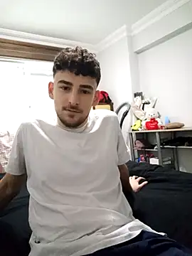 Snapshot of yasinesra757_ chatting on February 18, 2026, 2:02 pm yasinesra757 online show from February 18, 2026, 2:02 pm