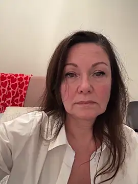 Snapshot of HotLdyllic chatting on February 18, 2026, 4:03 pm HotLdyllic online show from February 18, 2026, 4:03 pm