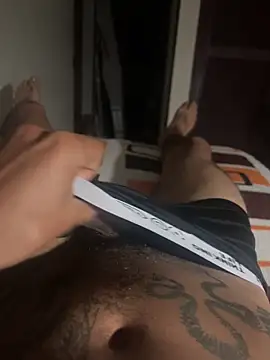 Snapshot of tevoyagustar69 chatting on March 1, 2026, 8:27 am tevoyagustar69 online show from March 1, 2026, 8:27 am