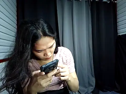 xwildflowerx online show from November 23, 2025, 12:10 am