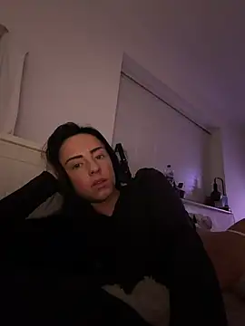 Snapshot of Bethrae25 chatting on February 15, 2026, 10:39 pm Bethrae25 online show from February 15, 2026, 10:39 pm