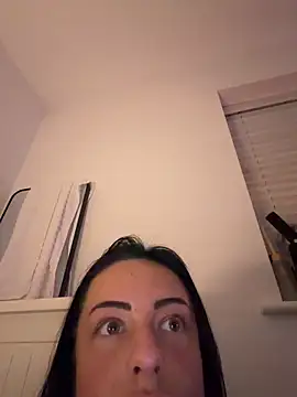 Snapshot of Bethrae25 chatting on February 25, 2026, 11:47 pm Bethrae25 online show from February 25, 2026, 11:47 pm