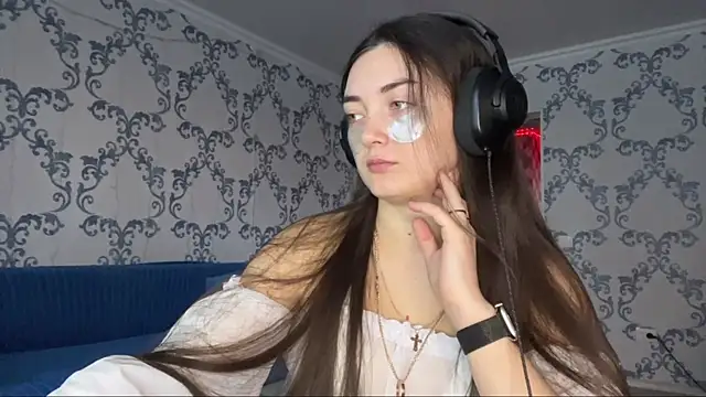 Snapshot of TwotyBright chatting on January 19, 2026, 6:06 am TwotyBright online show from January 19, 2026, 6:06 am