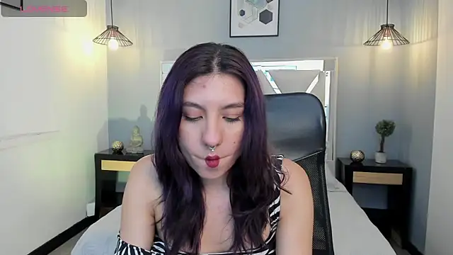 zoe-moreau online show from March 2, 2026, 8:26 pm