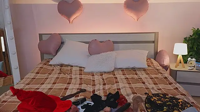 Snapshot of WICKEDEMBER chatting on February 14, 2026, 1:46 am WICKEDEMBER online show from February 14, 2026, 1:46 am