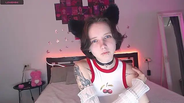 OliviaFlex online show from November 12, 2025, 7:09 am