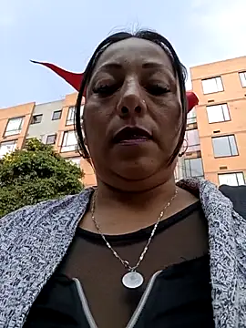 misshot 02 online show from February 12, 2026, 8:04 pm