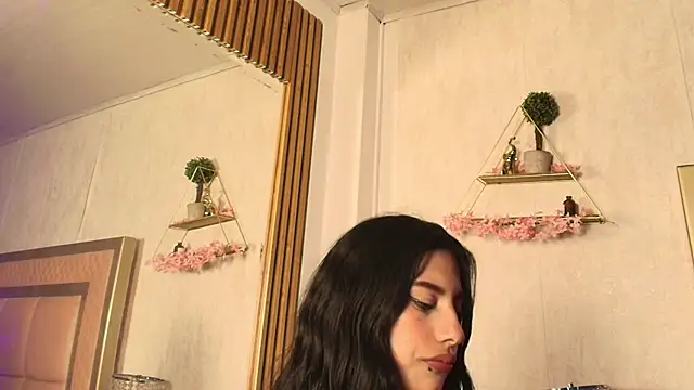 Madhison 5 online show from March 2, 2026, 12:23 pm