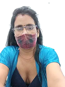 sanjana077 online show from February 18, 2026, 4:52 am