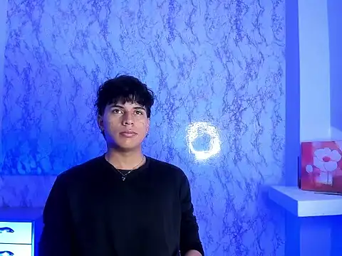 Valentino Lane online show from February 4, 2026, 5:46 am