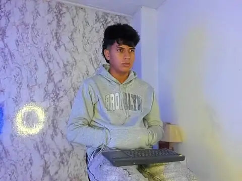 Valentino Lane online show from February 10, 2026, 5:55 am