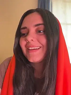 candicewest  online show from February 6, 2026, 4:32 pm