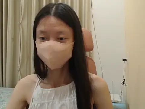 Lil-Cherries online show from January 18, 2026, 5:28 pm