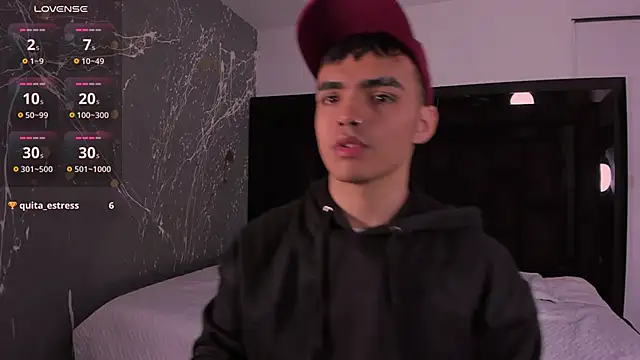 Snapshot of NicoKingg_ chatting on November 22, 2025, 5:17 am NicoKingg online show from November 22, 2025, 5:17 am