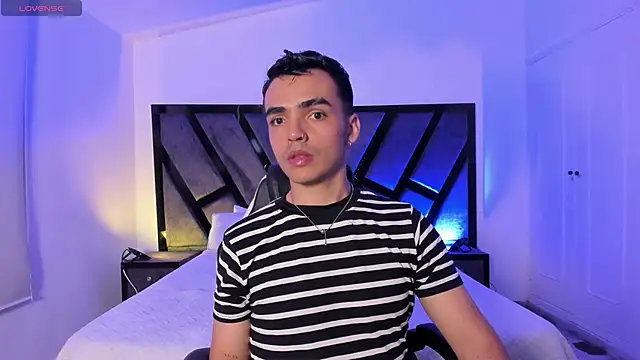 Snapshot of NicoKingg_ chatting on December 14, 2025, 11:20 pm NicoKingg online show from December 14, 2025, 11:20 pm