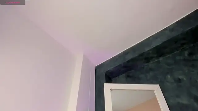 Snapshot of BellaRooux chatting on January 5, 2026, 5:27 pm BellaRooux online show from January 5, 2026, 5:27 pm