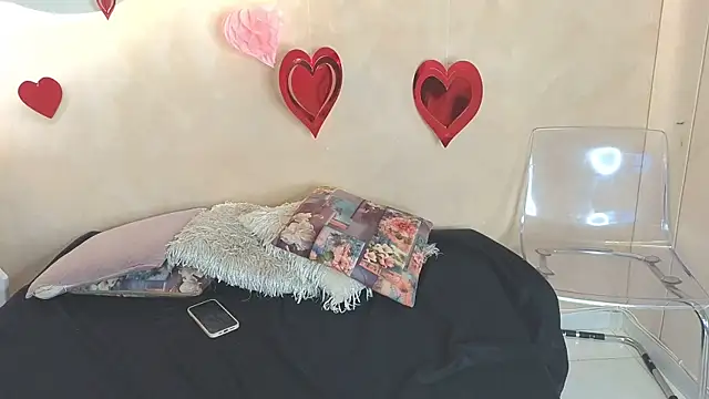 Snapshot of BellaRooux chatting on March 3, 2026, 11:49 am BellaRooux online show from March 3, 2026, 11:49 am