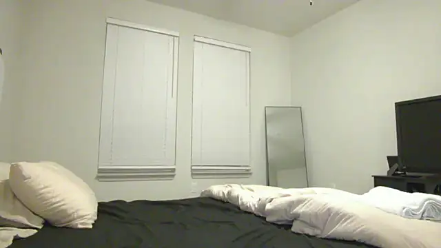 Snapshot of RosieCheeks_ chatting on January 14, 2026, 12:38 am RosieCheeks online show from January 14, 2026, 12:38 am