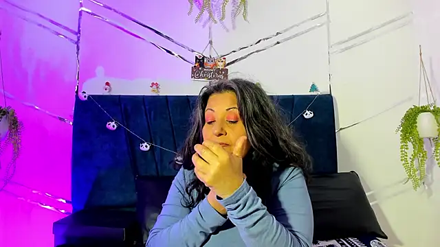 Victoriaa Anderson online show from December 22, 2025, 3:42 pm