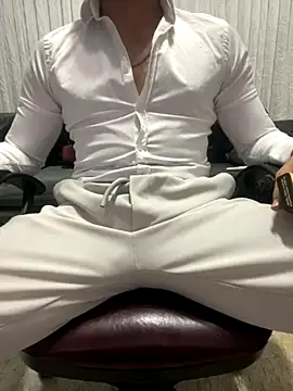 DARK0924 online show from November 21, 2025, 5:44 pm