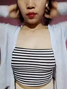 Snapshot of Cloud-wh chatting on February 13, 2026, 2:07 am Cloud-wh online show from February 13, 2026, 2:07 am