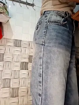 thuy-kieu online show from February 2, 2026, 8:40 pm