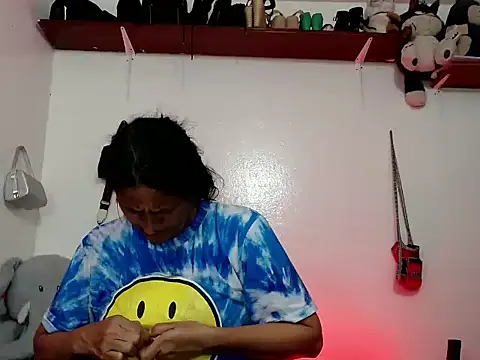 Snapshot of Tiff_Dirty69 chatting on February 18, 2026, 2:40 am Tiff Dirty69 online show from February 18, 2026, 2:40 am