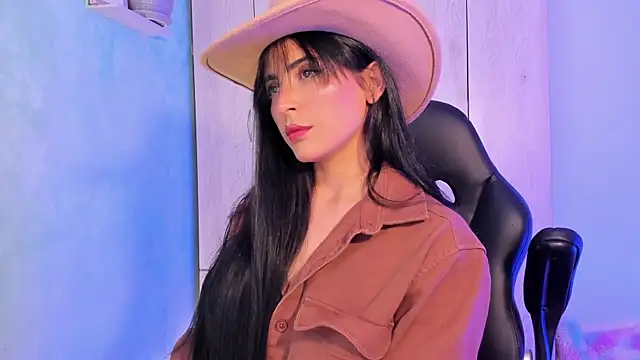 Snapshot of Cristal_Cerati_ chatting on February 10, 2026, 8:13 pm Cristal Cerati online show from February 10, 2026, 8:13 pm