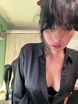 Snapshot of Cristal_Cerati_ chatting on March 3, 2026, 10:15 pm Cristal Cerati online show from March 3, 2026, 10:15 pm