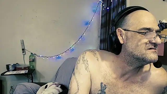 Snapshot of MrBigginTX chatting on February 15, 2026, 4:58 pm MrBigginTX online show from February 15, 2026, 4:58 pm