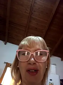 SexyMilf1211 online show from February 4, 2026, 3:07 pm